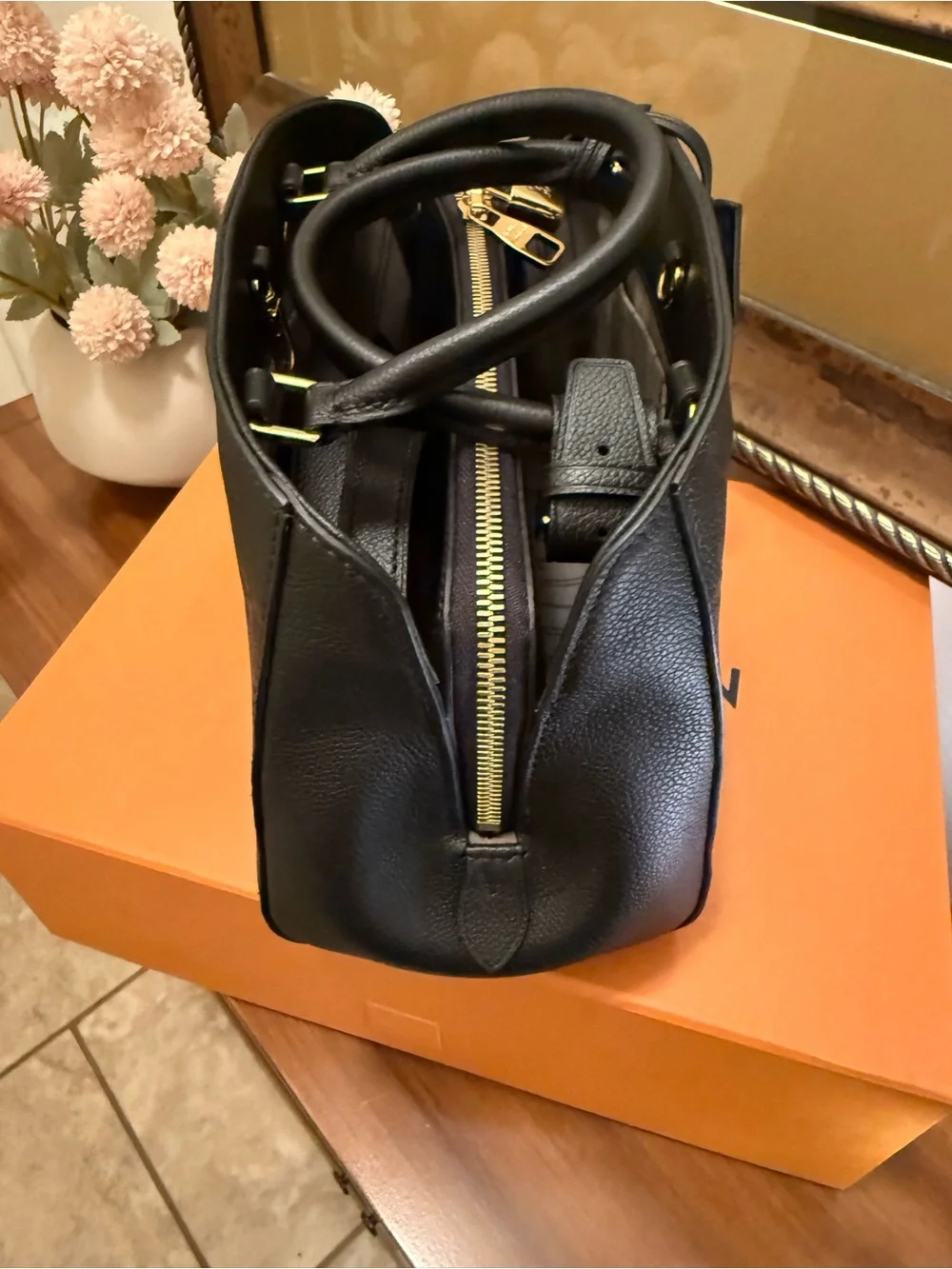 Louis Vuitton Montaigne BB - Picture 6 of 16